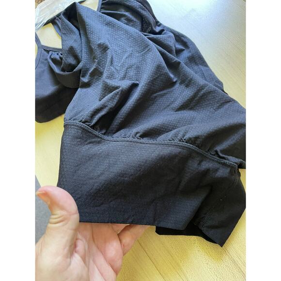 Lululemon No Limits Tank Top Loose Fit with Built-In Sports Bra Black 4 Black - Picture 4 of 5